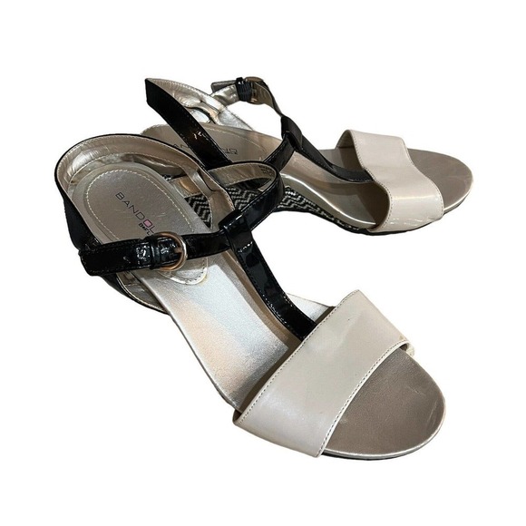 Bandolino Womens 8M Gasha Wedge Sandals Cream Black White T Strap 3" Heels - Picture 1 of 10